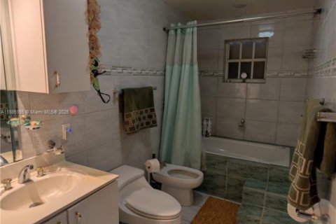 Купить виллу или дом в Хайалиа, Флорида 5 спален, 164.99м2, № 1930645 - фото 15