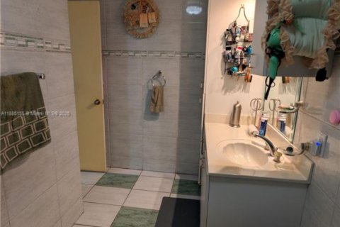 Купить виллу или дом в Хайалиа, Флорида 5 спален, 164.99м2, № 1930645 - фото 16