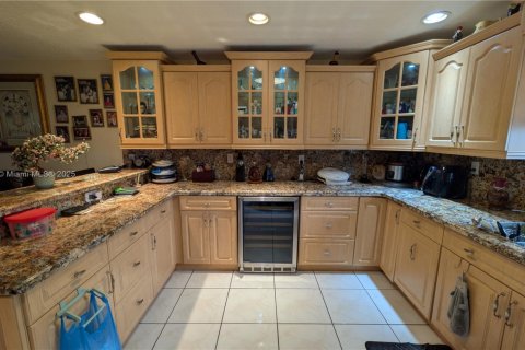 Купить виллу или дом в Хайалиа, Флорида 5 спален, 164.99м2, № 1930645 - фото 2