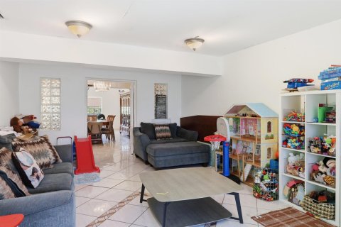 Casa en venta en Miami Beach, Florida, 3 dormitorios, 167.6 m2 № 2169943 - foto 15