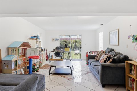 Casa en venta en Miami Beach, Florida, 3 dormitorios, 167.6 m2 № 2169943 - foto 14