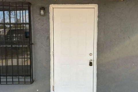 House in Florida City, Florida 3 bedrooms, 208.1 sq.m. № 2042546