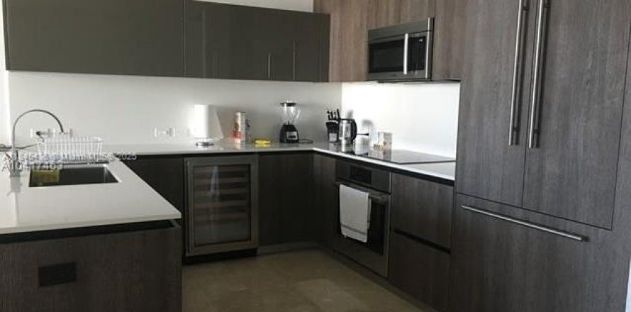 Condominio en Miami, Florida, 2 dormitorios  № 1848977