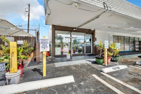 Immobilier commercial à vendre à West Palm Beach, Floride № 1953348 - photo 17