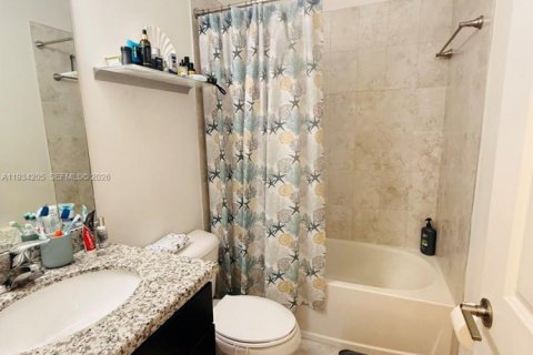 Adosado en venta en Homestead, Florida, 3 dormitorios, 135.92 m2 № 1992645 - foto 17