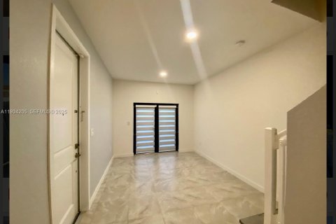 Townhouse in Homestead, Florida 3 bedrooms, 135.92 sq.m. № 1992645 - photo 8