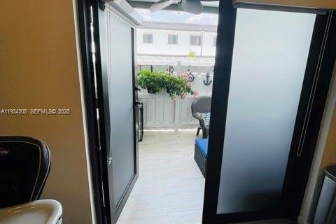 Townhouse in Homestead, Florida 3 bedrooms, 135.92 sq.m. № 1992645 - photo 13