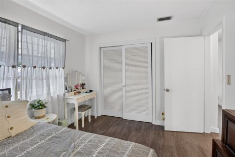 House in Tamarac, Florida 2 bedrooms, 106.19 sq.m. № 2052309 - photo 22