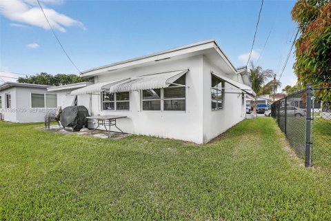 House in Tamarac, Florida 2 bedrooms, 106.19 sq.m. № 2052309 - photo 28