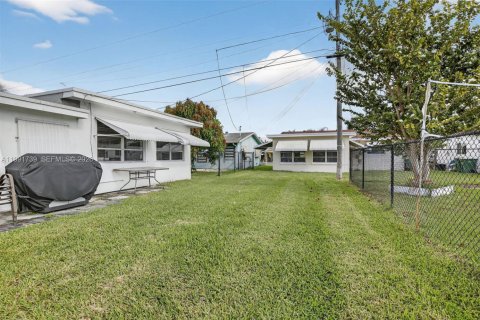 House in Tamarac, Florida 2 bedrooms, 106.19 sq.m. № 2052309 - photo 30