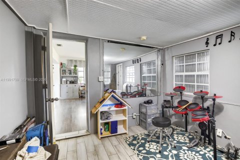 House in Tamarac, Florida 2 bedrooms, 106.19 sq.m. № 2052309 - photo 25