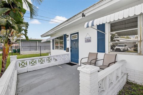 House in Tamarac, Florida 2 bedrooms, 106.19 sq.m. № 2052309 - photo 2