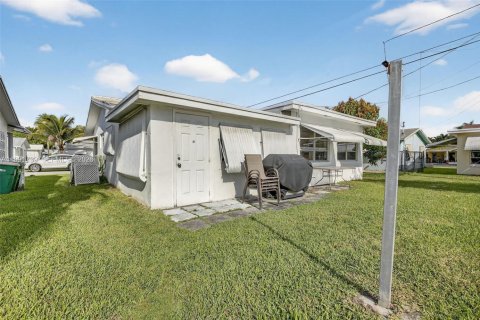 House in Tamarac, Florida 2 bedrooms, 106.19 sq.m. № 2052309 - photo 26