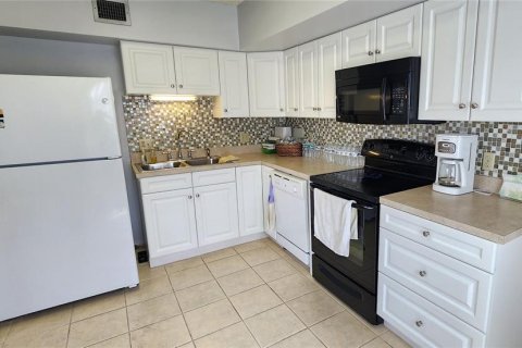 Condo in Clearwater, Florida, 2 bedrooms  № 2239789 - photo 15