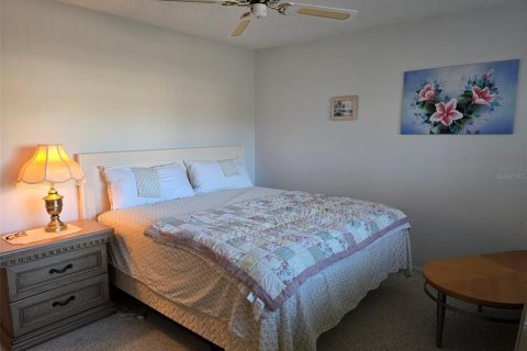 Condo in Clearwater, Florida, 2 bedrooms  № 2239789 - photo 25