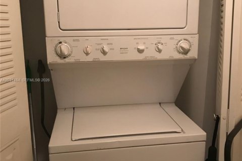 Снять в аренду кондоминиум в Майами, Флорида 1 спальня, 65.96м2, № 2077954 - фото 25