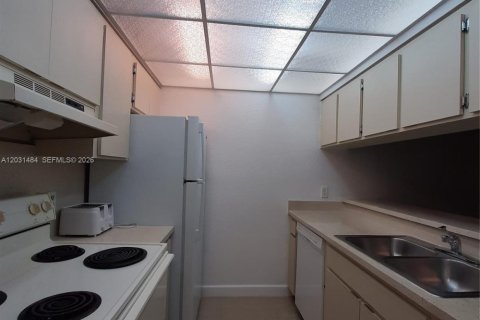 Снять в аренду кондоминиум в Майами, Флорида 1 спальня, 65.96м2, № 2077954 - фото 14