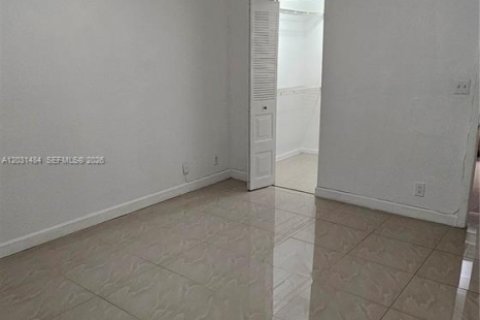Снять в аренду кондоминиум в Майами, Флорида 1 спальня, 65.96м2, № 2077954 - фото 16