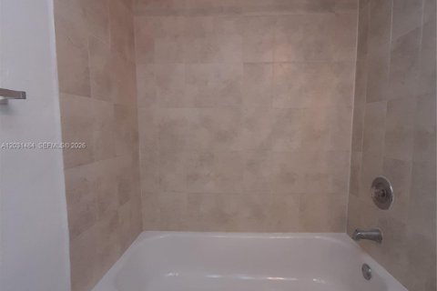 Снять в аренду кондоминиум в Майами, Флорида 1 спальня, 65.96м2, № 2077954 - фото 11