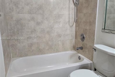 Снять в аренду кондоминиум в Майами, Флорида 1 спальня, 65.96м2, № 2077954 - фото 18