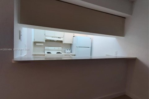 Снять в аренду кондоминиум в Майами, Флорида 1 спальня, 65.96м2, № 2077954 - фото 12