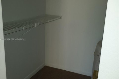 Снять в аренду кондоминиум в Майами, Флорида 1 спальня, 65.96м2, № 2077954 - фото 3