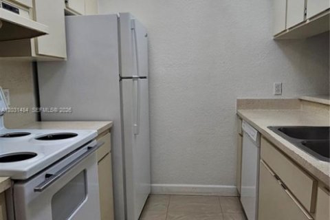 Снять в аренду кондоминиум в Майами, Флорида 1 спальня, 65.96м2, № 2077954 - фото 23