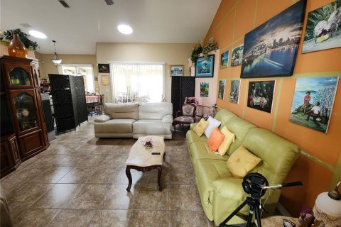 House in Palm Coast, Florida 4 bedrooms, 225.57 sq.m. № 1831160 - photo 12