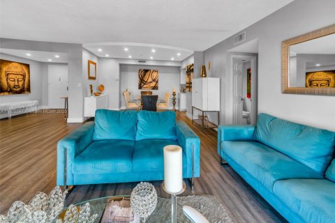 Copropriété à vendre à Hollywood, Floride: 3 chambres, 159.23 m2 № 1955920 - photo 6