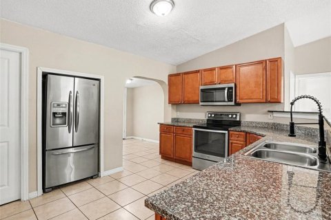House in Kissimmee, Florida 3 bedrooms, 98.01 sq.m. № 2225153 - photo 7