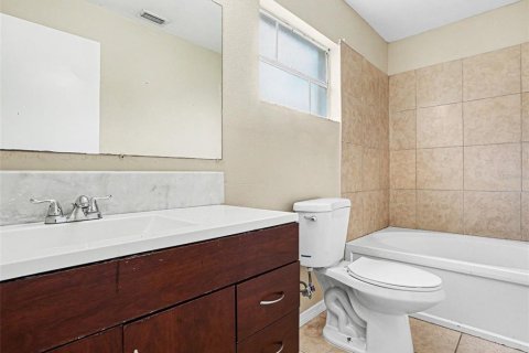 House in Kissimmee, Florida 3 bedrooms, 98.01 sq.m. № 2225153 - photo 6