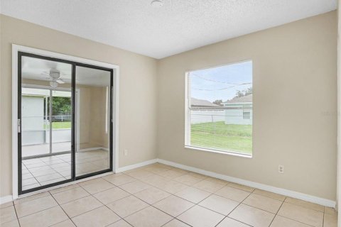 House in Kissimmee, Florida 3 bedrooms, 98.01 sq.m. № 2225153 - photo 11