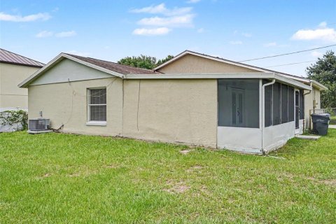 House in Kissimmee, Florida 3 bedrooms, 98.01 sq.m. № 2225153 - photo 16