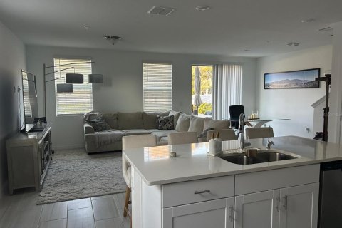 Touwnhouse à vendre à Orlando, Floride: 3 chambres, 147.81 m2 № 2118829 - photo 4