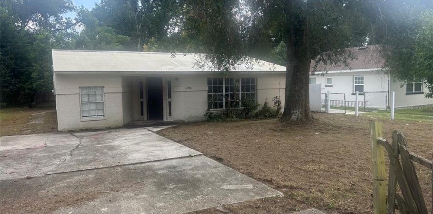 Villa ou maison à Tampa, Floride 6 chambres, 220.92 m2 № 2419145