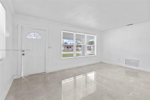 House in Miramar, Florida 4 bedrooms, 102.94 sq.m. № 1797730 - photo 5