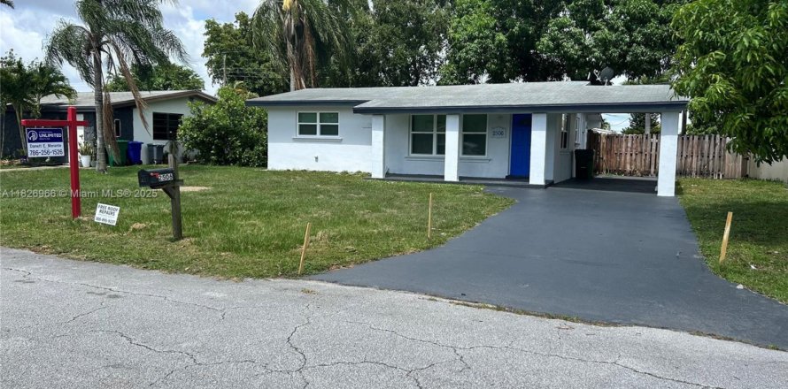 House in Miramar, Florida 4 bedrooms, 102.94 sq.m. № 1797730