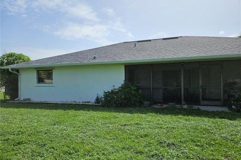 Villa ou maison à vendre à Punta Gorda, Floride: 2 chambres, 140.47 m2 № 2208170 - photo 3