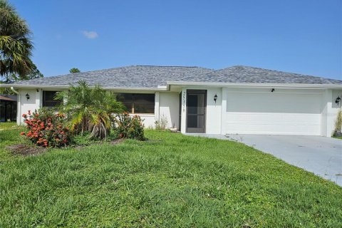 Villa ou maison à vendre à Punta Gorda, Floride: 2 chambres, 140.47 m2 № 2208170 - photo 2