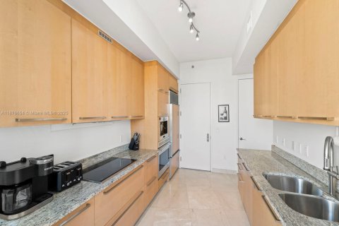 Copropriété à louer à Sunny Isles Beach, Floride: 2 chambres, 133.31 m2 № 1981650 - photo 12