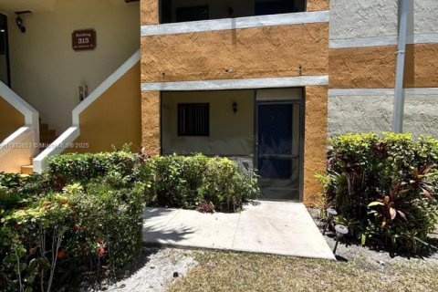 Copropriété à vendre à Weston, Floride: 2 chambres, 87.89 m2 № 1811946 - photo 1