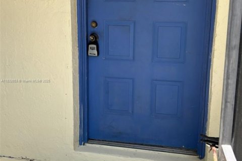 Copropriété à vendre à Weston, Floride: 2 chambres, 87.89 m2 № 1811946 - photo 2
