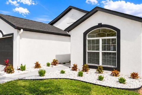 Villa ou maison à vendre à Orlando, Floride: 3 chambres, 163.88 m2 № 2430812 - photo 2