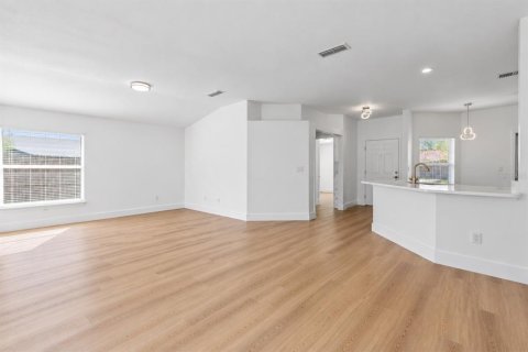 Villa ou maison à vendre à Orlando, Floride: 3 chambres, 163.88 m2 № 2430812 - photo 5