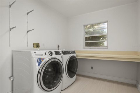 Villa ou maison à louer à Dunedin, Floride: 4 chambres, 245.91 m2 № 1827767 - photo 17