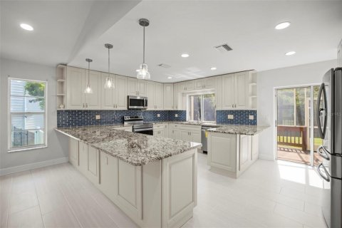 Villa ou maison à louer à Dunedin, Floride: 4 chambres, 245.91 m2 № 1827767 - photo 3