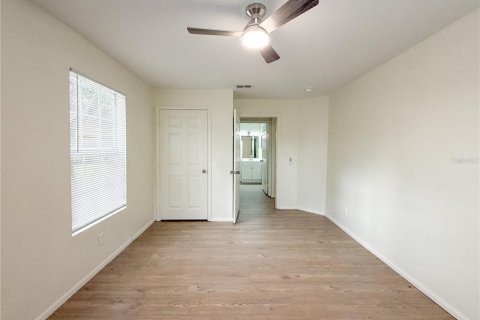 Condo in Zephyrhills, Florida, 2 bedrooms  № 2209781 - photo 10
