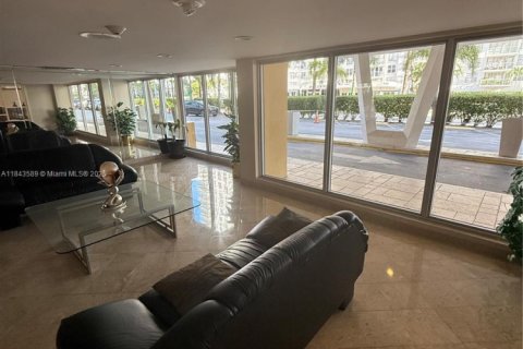 Condo in Sunny Isles Beach, Florida, 1 bedroom  № 1836607 - photo 5