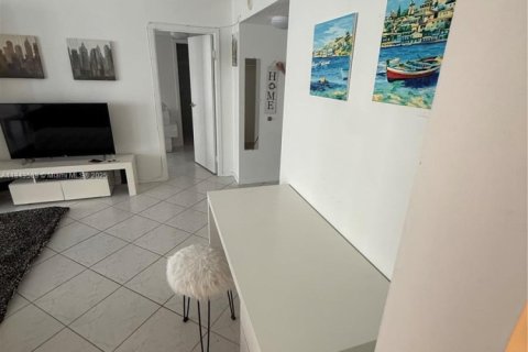 Condo in Sunny Isles Beach, Florida, 1 bedroom  № 1836607 - photo 10