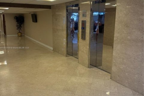 Condo in Sunny Isles Beach, Florida, 1 bedroom  № 1836607 - photo 6